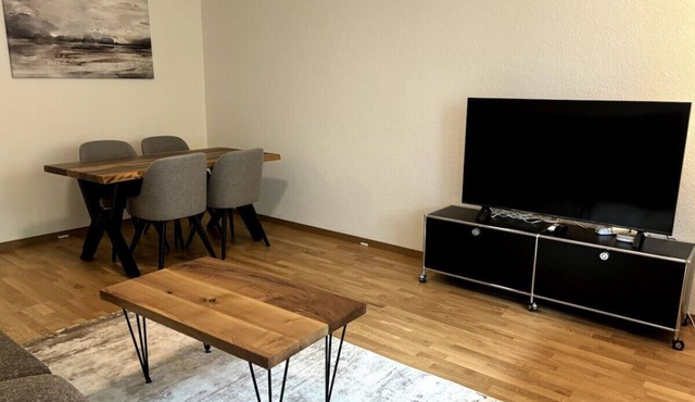 Cozy 2BR near lake and train station (Wille 8)