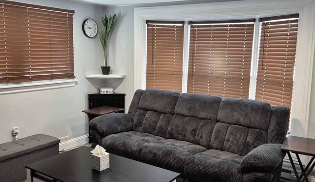 Cozy 3-bedroom house near Mystic and Mohegan & Foxwood Casinos!
