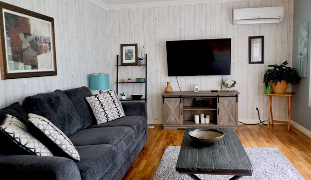 Cozy 3-Bedroom Main-Floor Bungalow, Prime Location