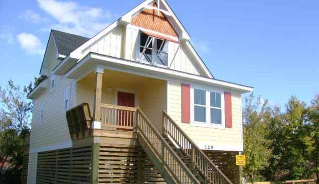 Cozy 3br cottage on sound side near beach