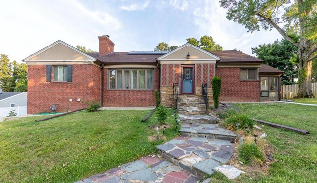 Cozy 3BR Suite w Private Entry Mins to DC UMD