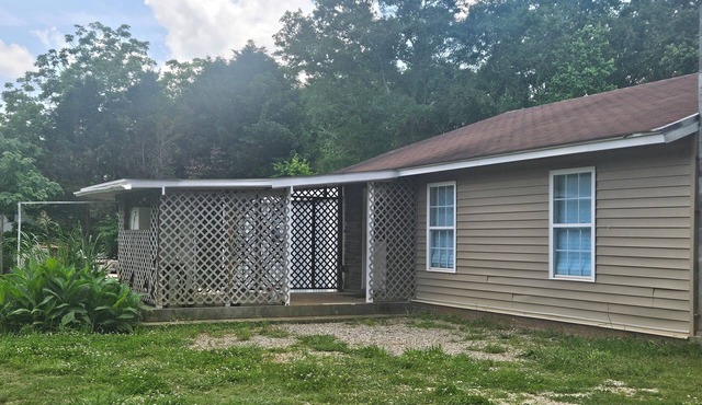 Cozy 4-bedroom home with WiFi, AC in charming town of Honea Path
