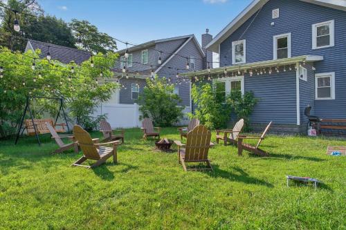Cozy 4BD - Backyard Retreat - 3mins to Notre Dame