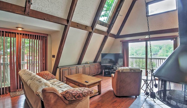 Cozy A-Frame Center Barnstead House on Locke Lake!