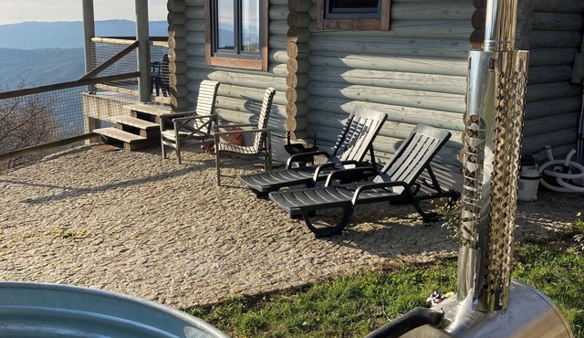 Cozy accommodation with hot tub with panoramic views of mountain and valley