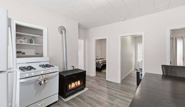 Cozy Adventure Filled Escape Free Parking 2 Bedroom Apts