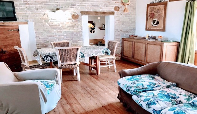 Cozy and comfortable 2 bedroom/1 bathroom self catering cottage
