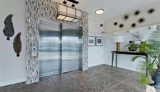 Cozy and Elegant Beach Condo in Oxnard
