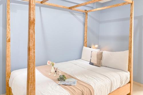 Cozy and Enjoy Living Studio Kebagusan City Apartment By Travelio