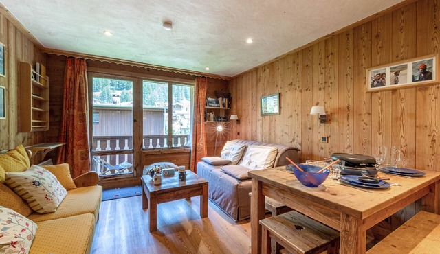 Cozy and Harmonious Duplex Apartment with Wifi in La Roche des Fours Residence, Val-d'Isère