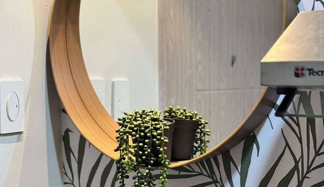 Cozy and Luxurious 2 bedroom condominium unit , near NAIA airport.