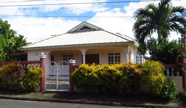 Cozy and Quiet Countryside apartment - 7 min drive from the beach!