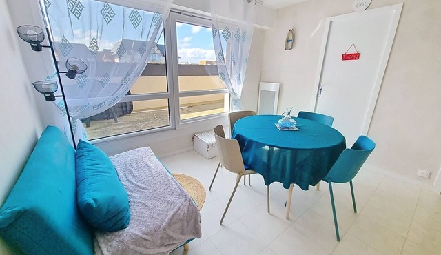 Cozy apartment 4 pax near sea with parking