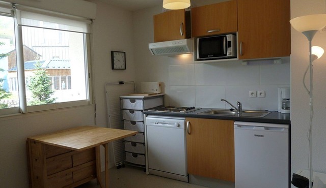 Cozy Apartment for 4 with Ski-In/Ski-Out Access, Ski Locker, Free Parking, Near Lift in Arette