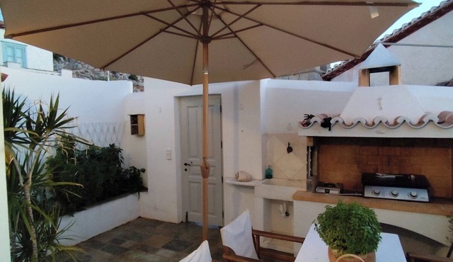 Cozy apartment for small family 2 minutes from Castello Baby Beach
