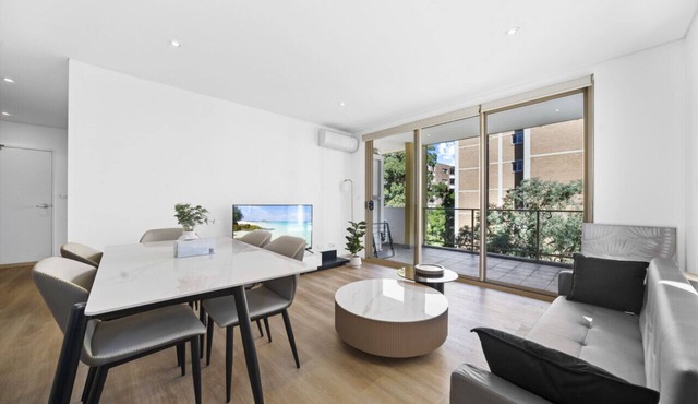 Cozy apartment in Chatswood next to train station