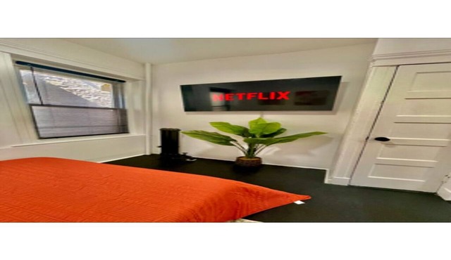 Cozy apartment in the Downtown Area 10 mins away from the Prudential Center