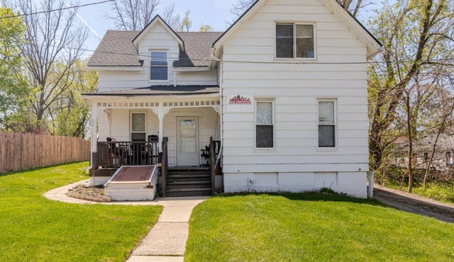 Cozy Apartment in Ypsi with Wi-Fi