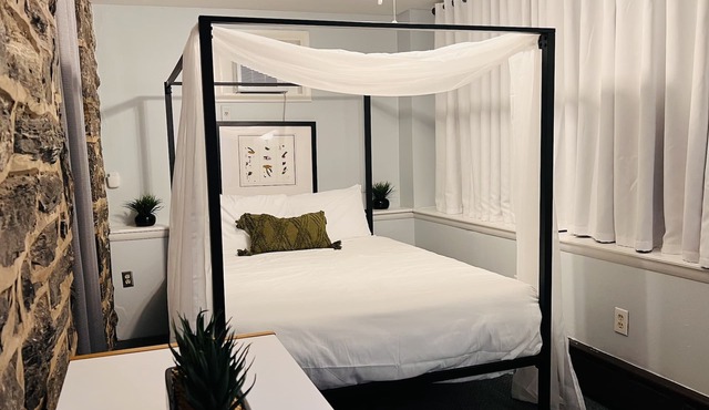 Cozy Apt in Philly Suburbs