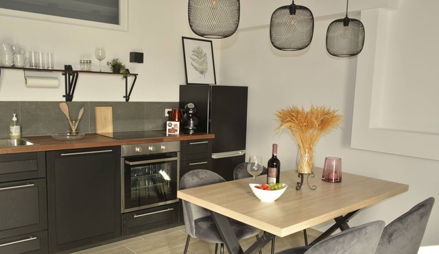 Cozy basement apartment. Close to the city and yet idyllic