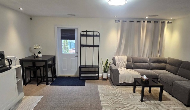 Cozy Basement Suite