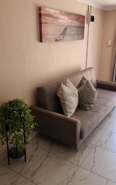 Cozy Batchelor Labiance