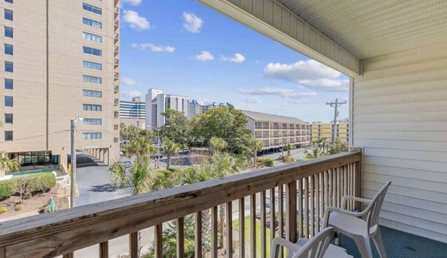 Cozy Beach Condo,Pool,Sm Dogs ok,D31