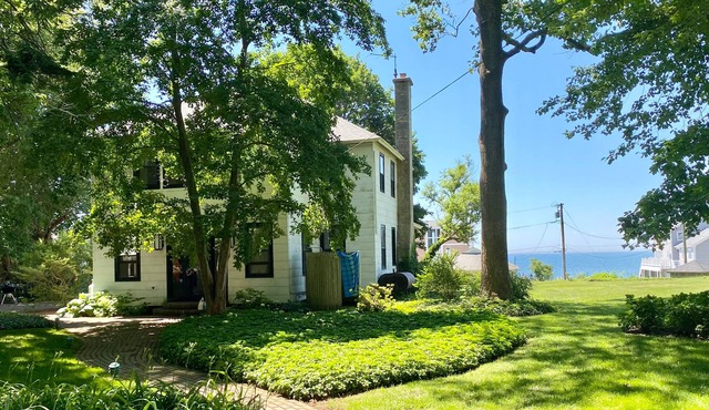 Cozy Beach House: Shared Private Beach, Incredible Sand Bar, Stunning Views