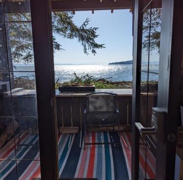 Cozy Beachfront Cabin at Woodside Farm