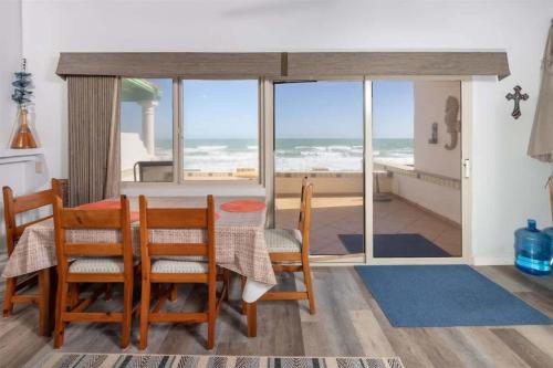 Cozy Beachfront Condo Las Olas II 10