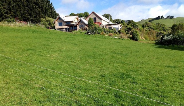 Cozy Bed and Breakfast Retreat with Incredible Views in Otago, New Zealand