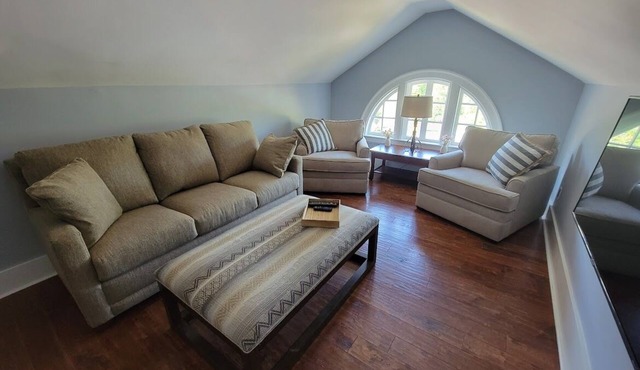 Cozy bed & breakfast in marvelous South Kortright with WiFi, AC