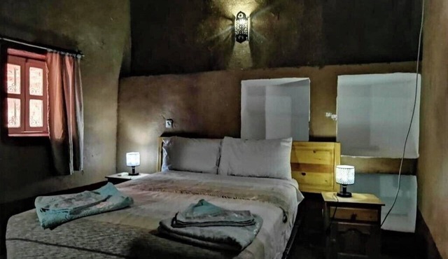 Cozy bed & breakfast in charming Zagora with WiFi, AC