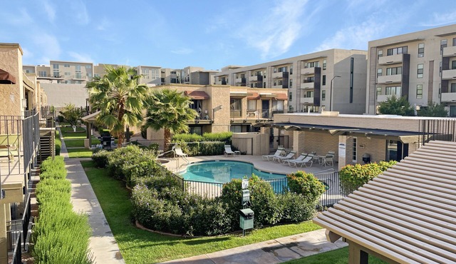 Cozy Biltmore Condo with Heated Pool and Hot Tub