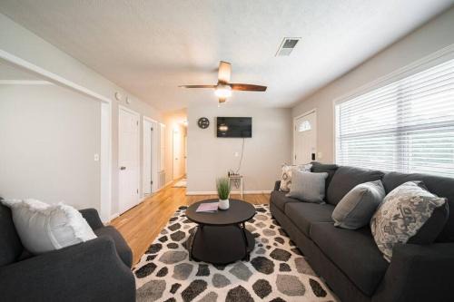 Cozy Brick Ranch Home owned and operated by an Army Soldier!