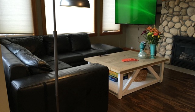 Cozy.Bright.Central - Canmore Downtown