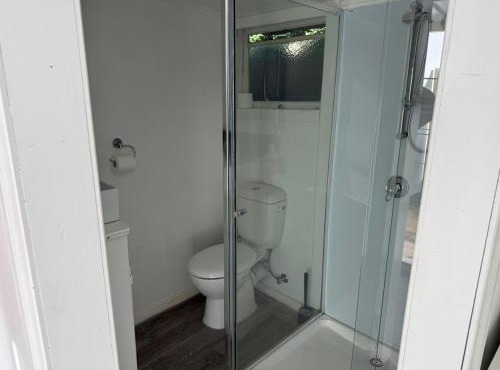 Cozy Budget Studio with Private Bath Backyard at Werribee