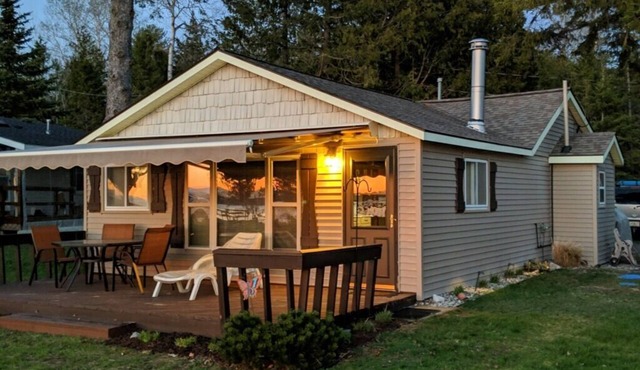 Cozy Burt Lake Cottage