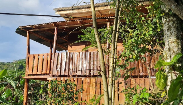Cozy cabaña overlooking a beautiful valley. Finca Fajardo Lodge. Rustic Cabin#1