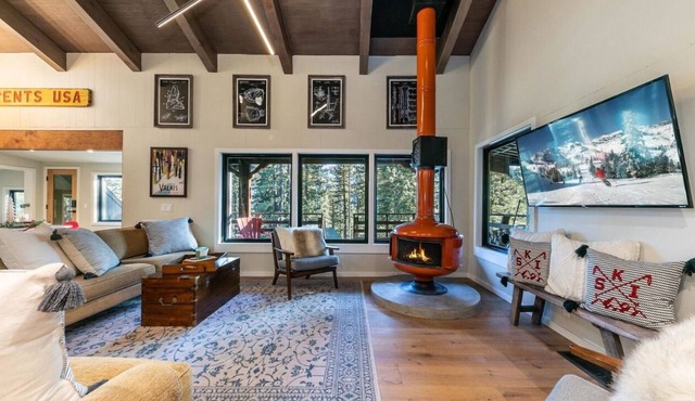 Cozy Cabin in Olympic Valley, next to Palisades Resort & Tahoe City