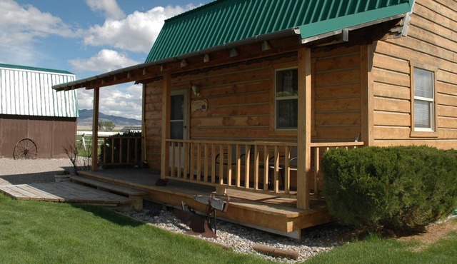 Cozy Cabin - Prime Fly Fishing, Hunting or Vacation - Very CLEAN & Comfy-Montana