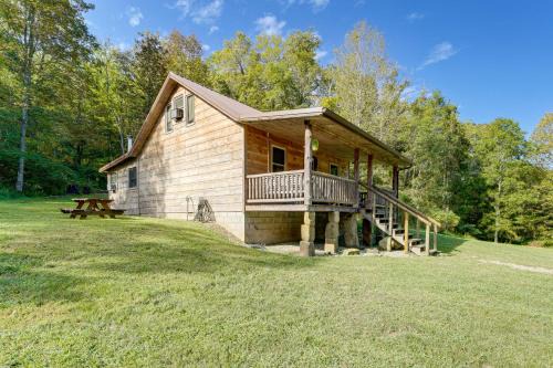 Cozy Cabin w/Pool Table & Fire Pit