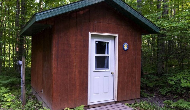 Cozy Cabin with Bunk Beds Surrounded by Nature near White Lake, Wisconsin