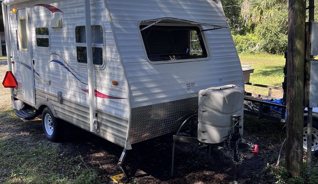 Cozy Camper close to the Gulf Coast Beaches