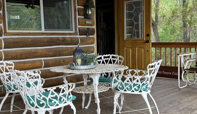 Cozy Canyon Cabin