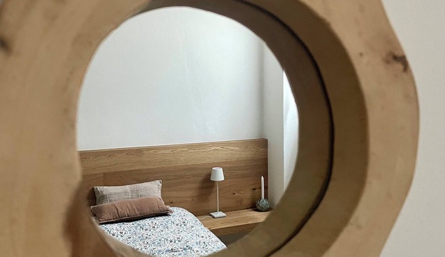 Cozy, central retreat with exclusive garage