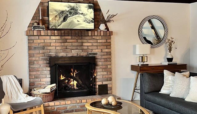 Cozy chalet wih hot tub -5 minutes from Windham Mountain