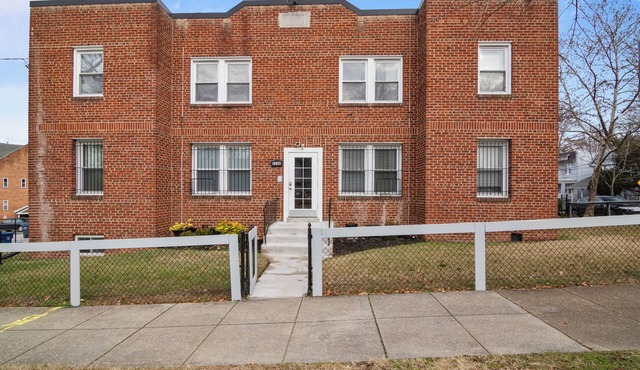 Cozy charming 1-bedroom apartment in exciting Washington with AC