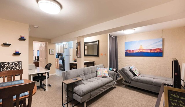 Cozy, Clean & Private English Basement Apartment