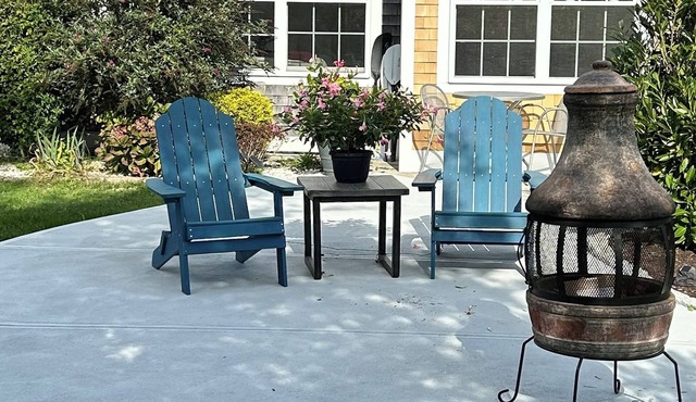 Cozy, clean, relaxing beach cottage awaits you!